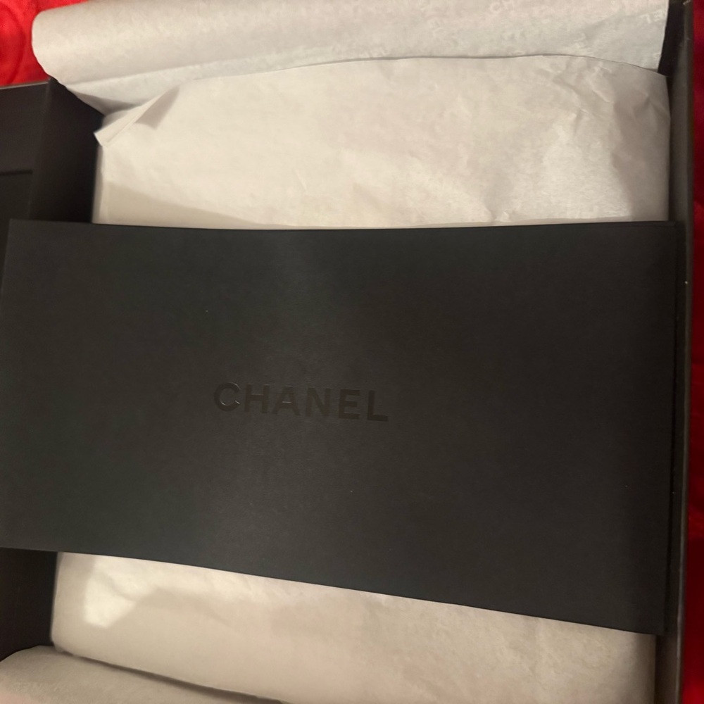 Chanel Gift Box - Picture 5 of 5